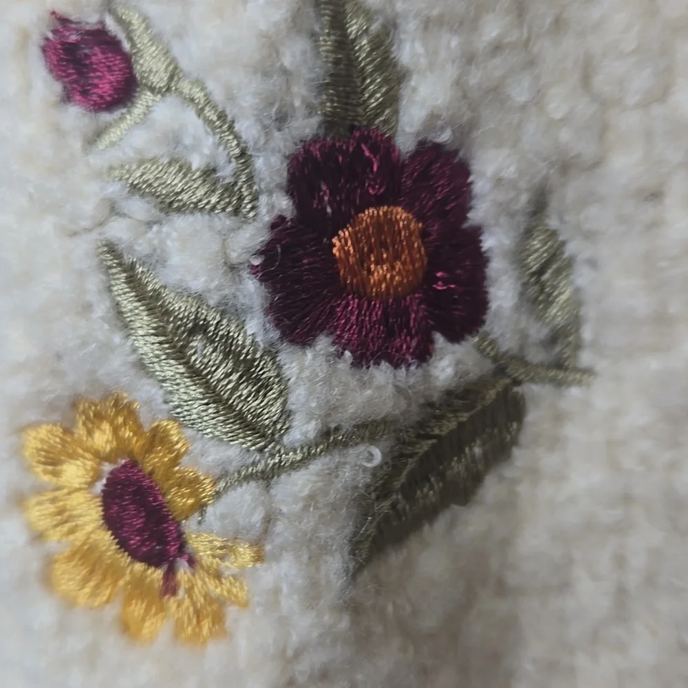 Forever 21 Cream and Red Floral Cardigan Sweater - Picture 2 of 3